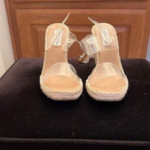 Steve Madden NEVER WORN wedge sandals